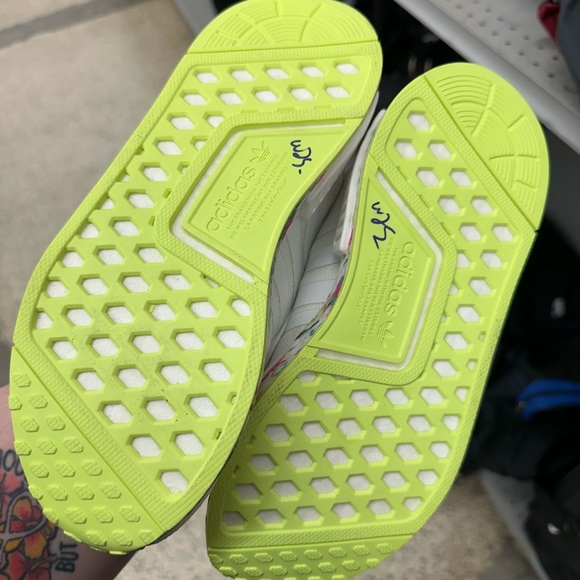 Adidas Nmd R1 Size 4 watercolor, Brand New - Picture 2 of 3